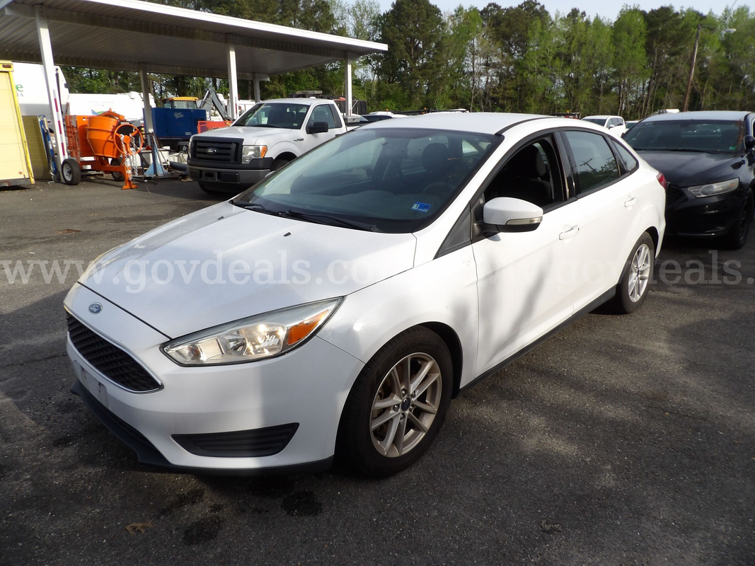 2016 Ford Focus SE (Low Miles)