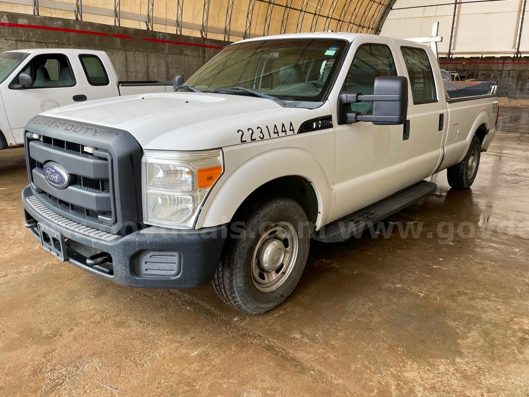 2012 Ford F-350 SD XL Crew Cab Long Bed 2WD with 6.2L V8