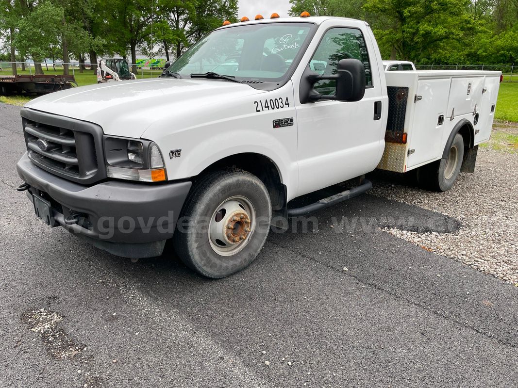 2004 Ford F-350 SD XL 2WD DRW Utility body