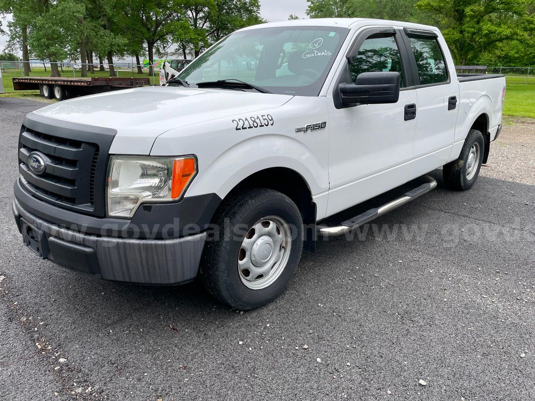 2012 Ford F-150 XL 2WD CREW CAB PICKUP 4-DR with 5.0L V8
