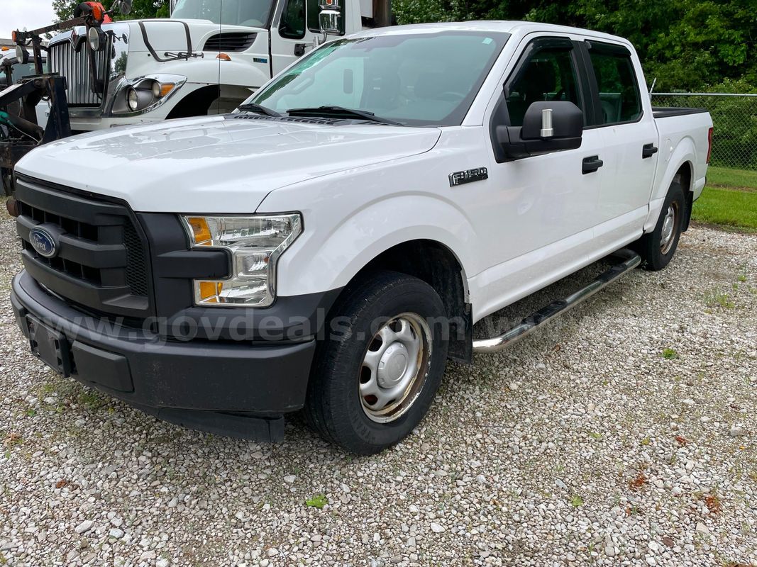 2017 Ford F-150 XL 2WD CREW CAB PICKUP 4-DR with 3.5L V6