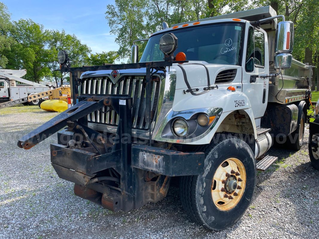 2010 International 7400 Plow Truck w/ SS Dump Body, 9.3L L6 DIESEL
