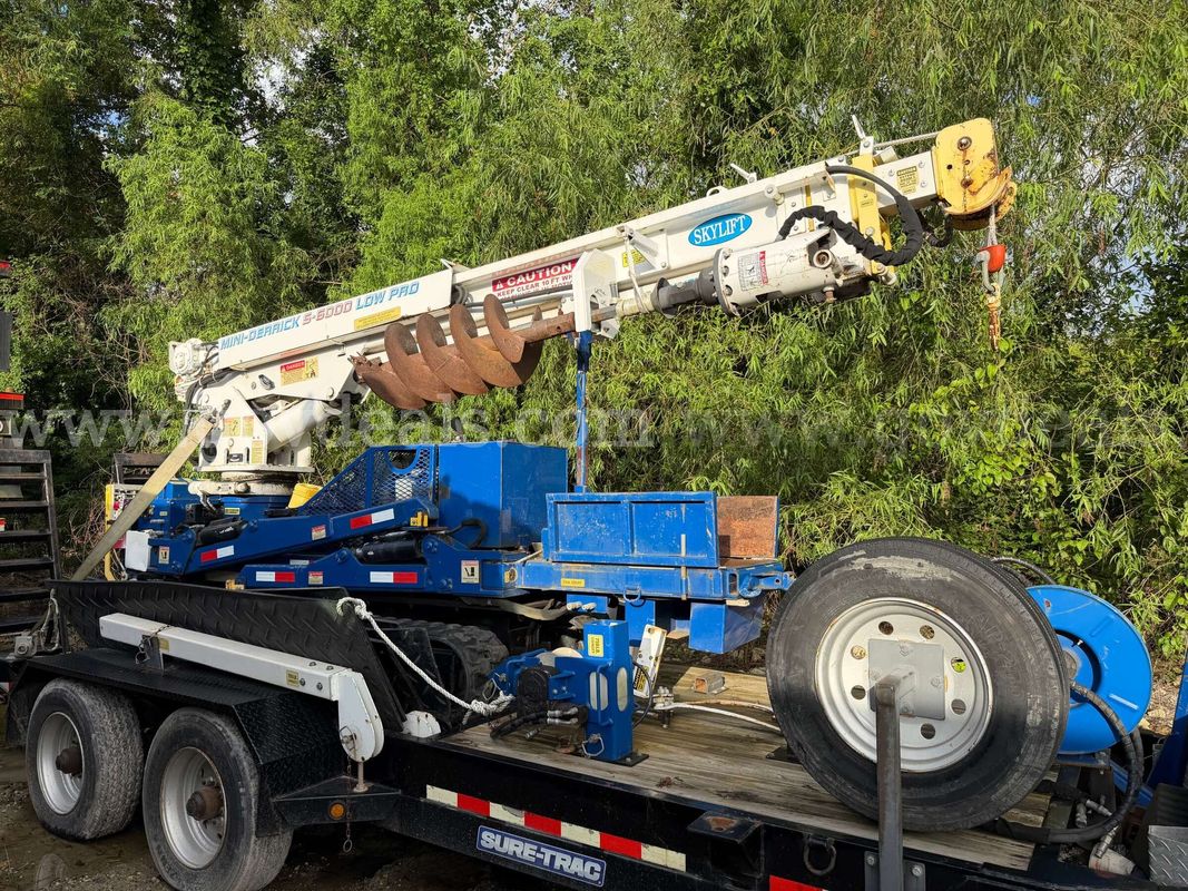 2017 Skylift MDS6000-LP Mini Digger Derrick w/ 2017 Novae T/A Trailer