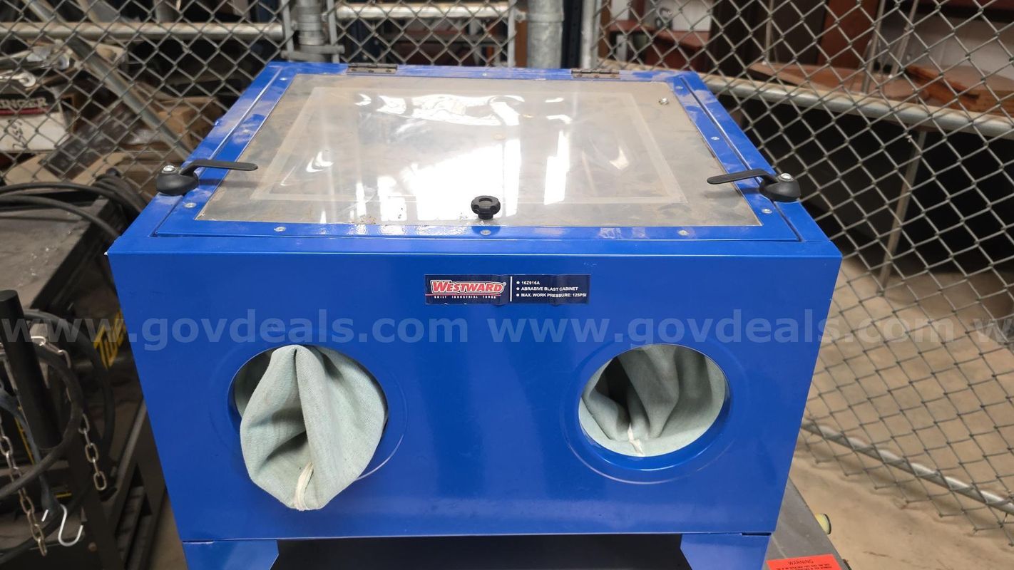 Abrasive Blast Cabinet
