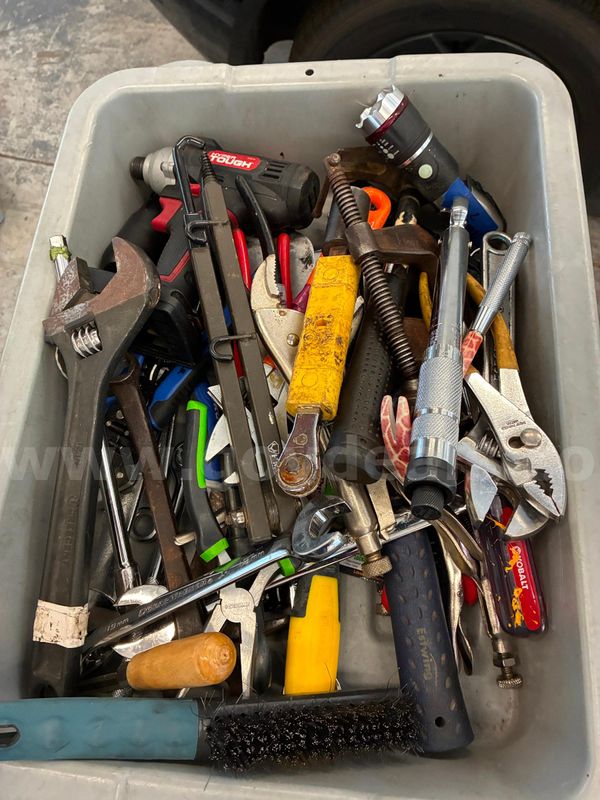 Hand Tools, approximately 30lbs - UNTESTED