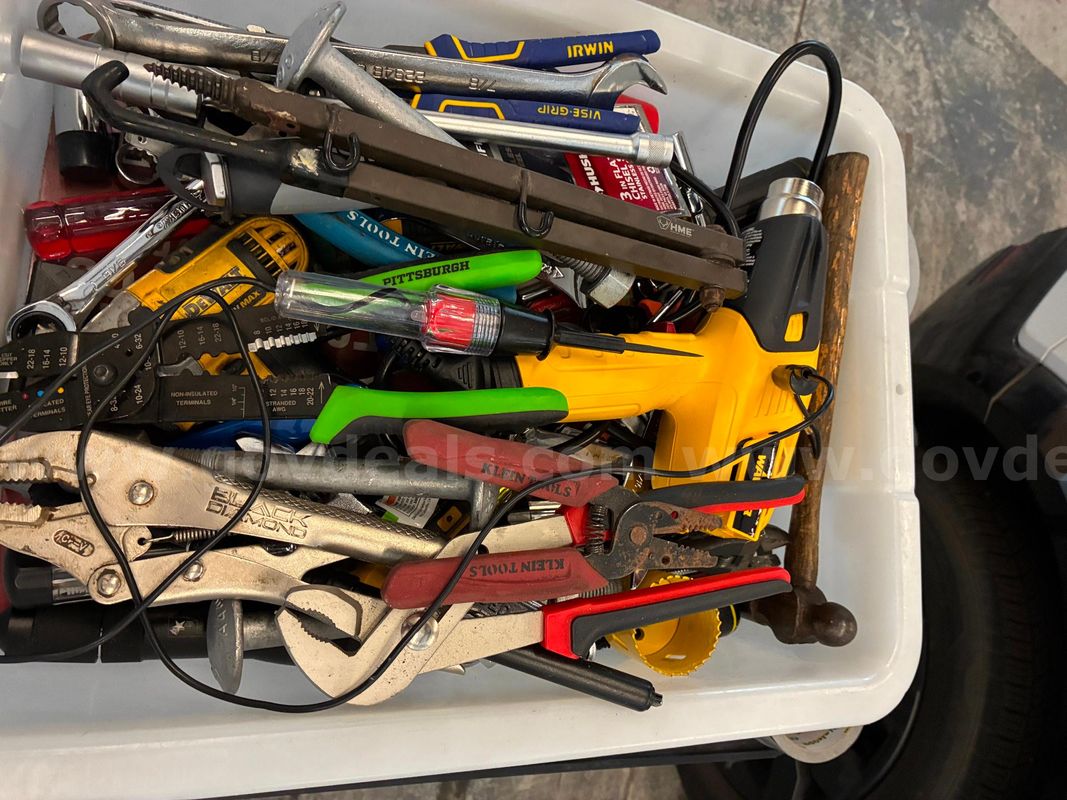 Hand Tools, approximately 30lbs - UNTESTED