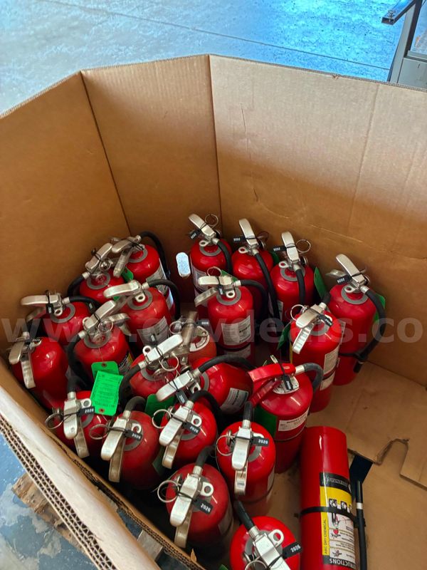 Fire extinguishers, lot of approximately 19 - UNTESTED