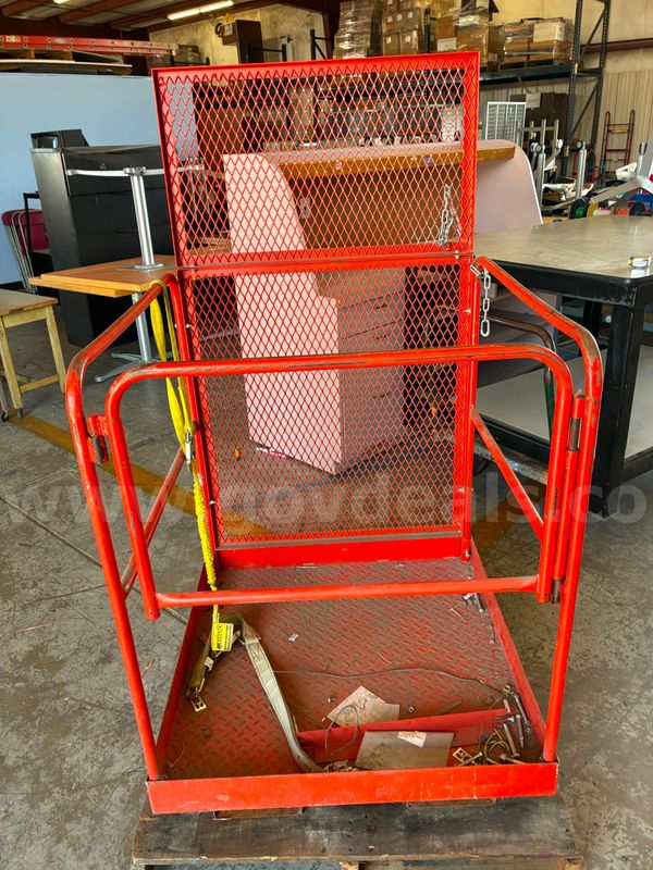 Man-lift cage for forklift