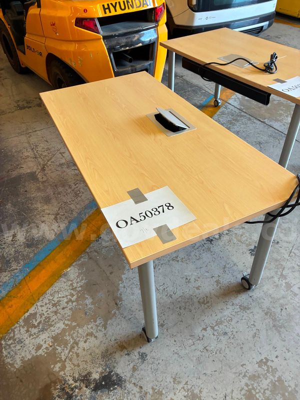Table with outlets - UNTESTED