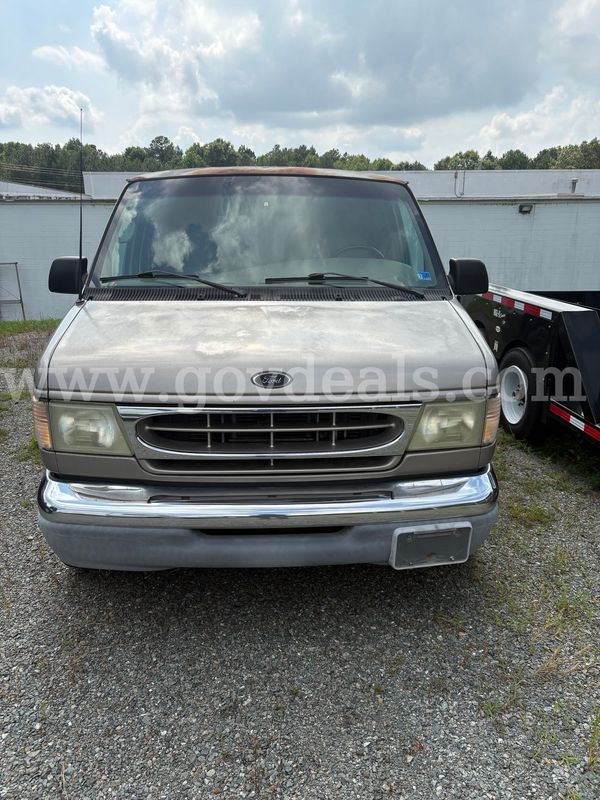2002 Ford Econoline 150 Van