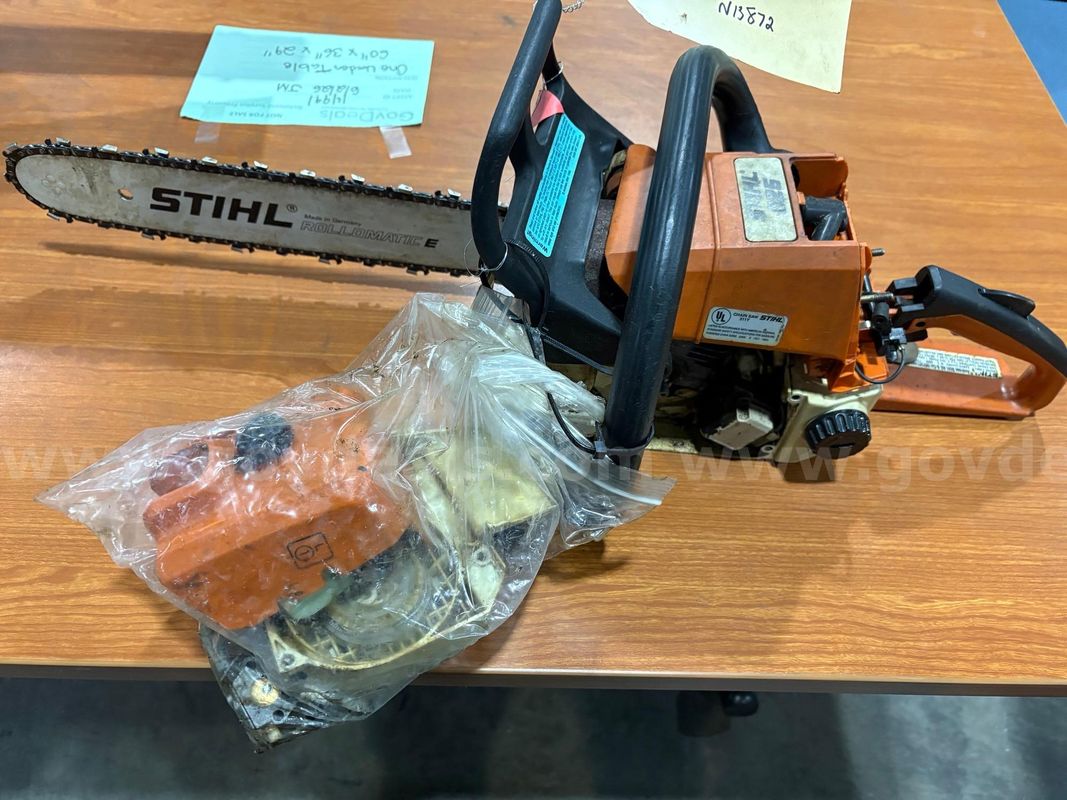 1999 Stihl 025 Power Saw (Parts In Bag Need Assembled