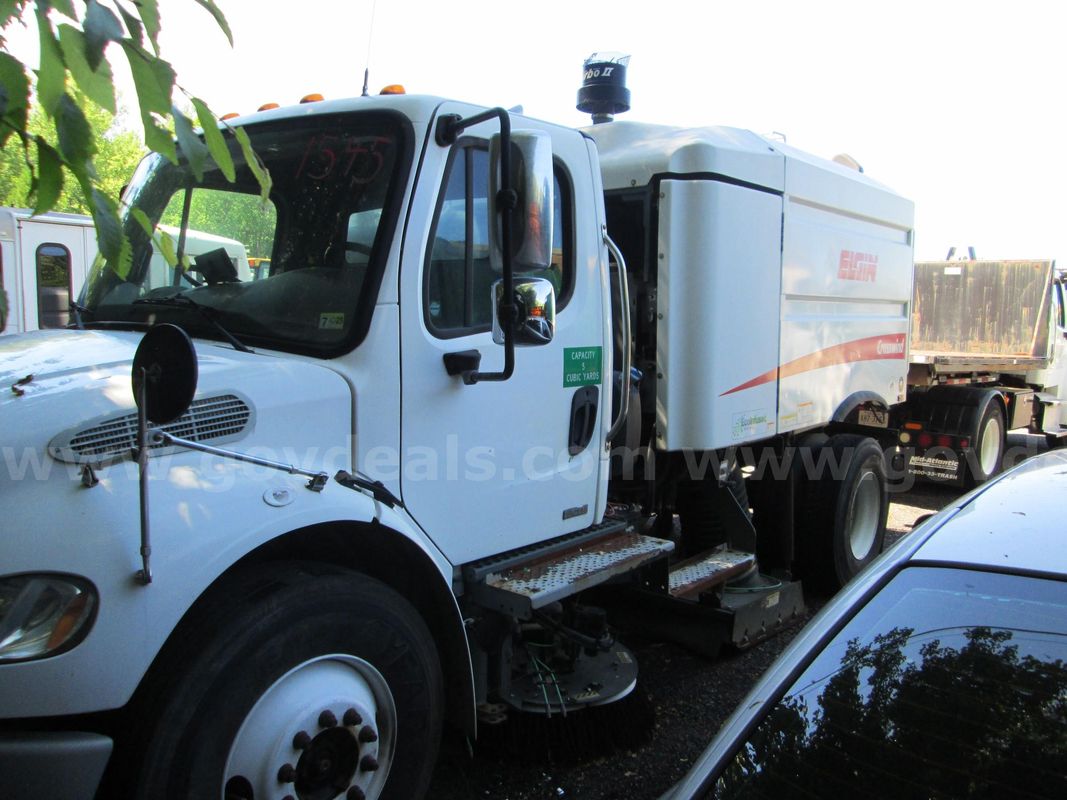 2016 FREIGHTLINER M2106