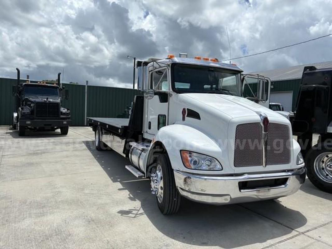 2018 Kenworth T3 Series//23' -N R C WRECKER BODY