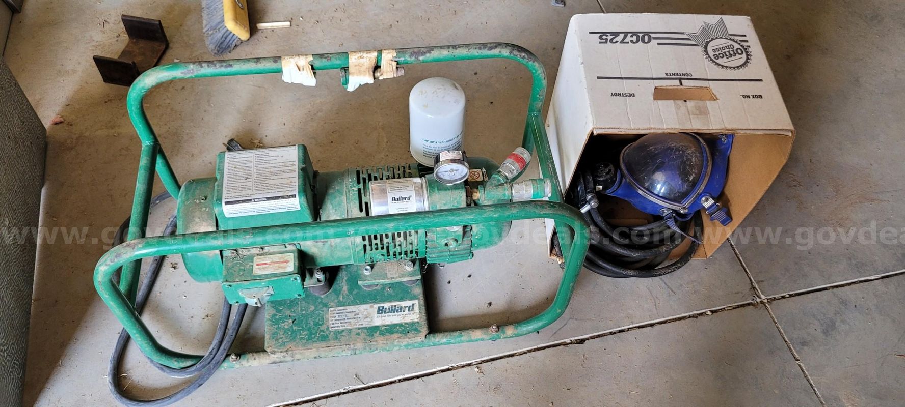 Bullard Free-Air® pump, mask and hoses
