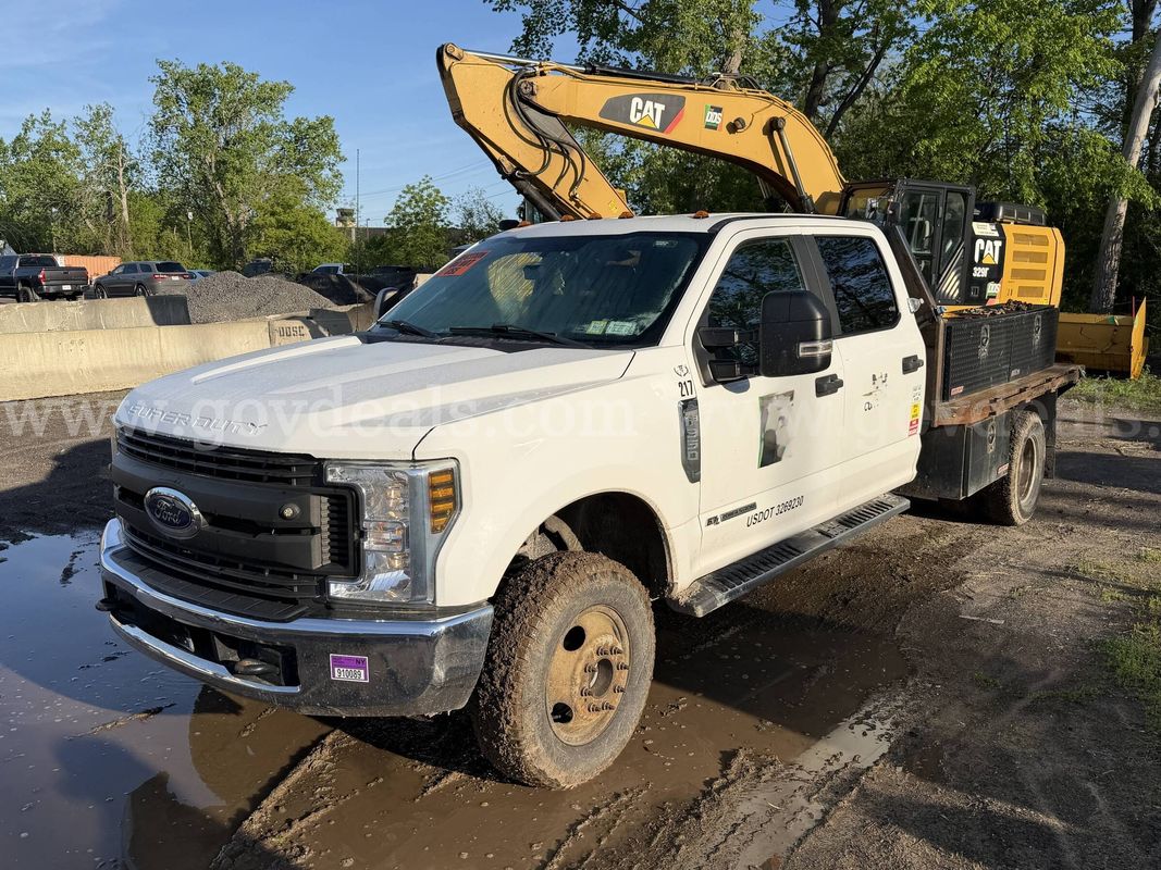 2018 Ford F-350 SD 4x4 Utility Bed