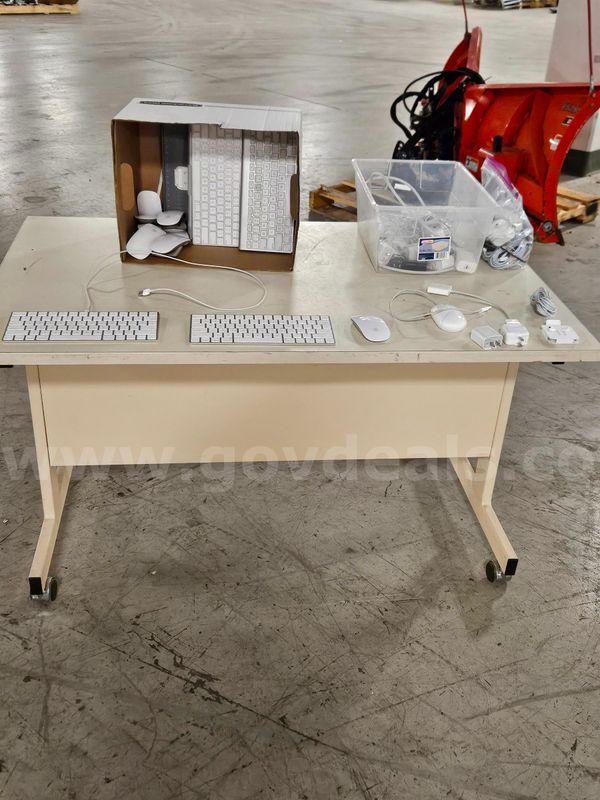 Lot #1 of Apple Accessories
