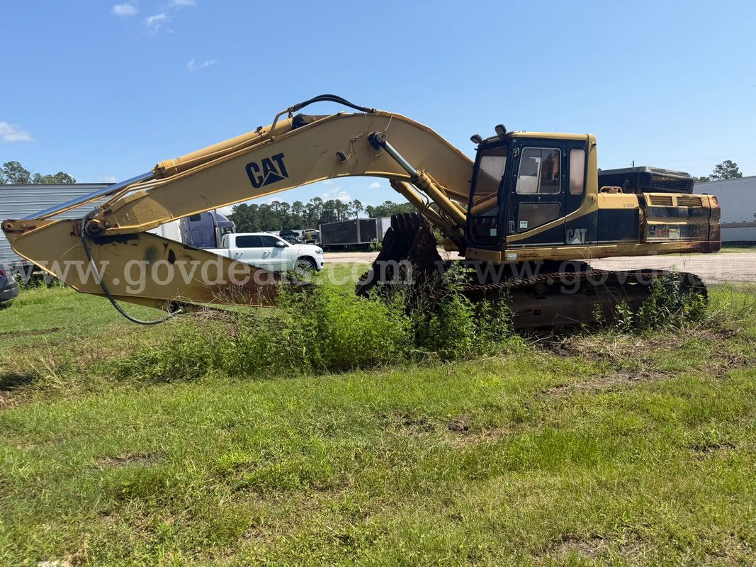 CAT 330L excavator