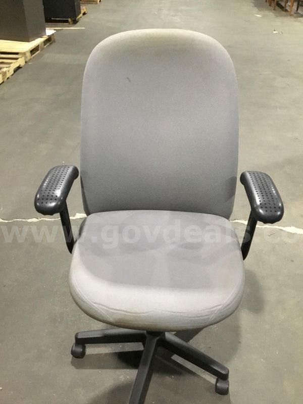 Gray adjustable office chair; with black padded dotted armrests "DH"