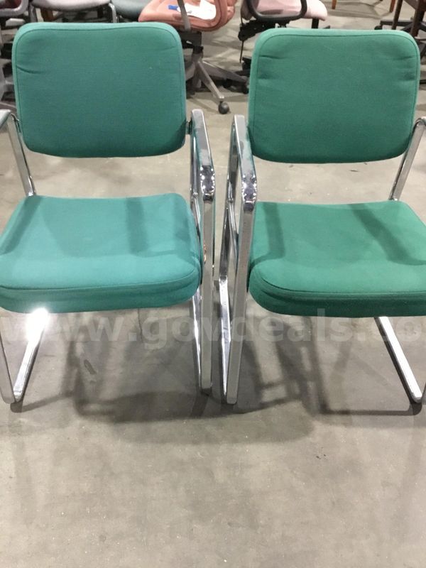 1 Lot of Green Chairs with Metal Frame (2)