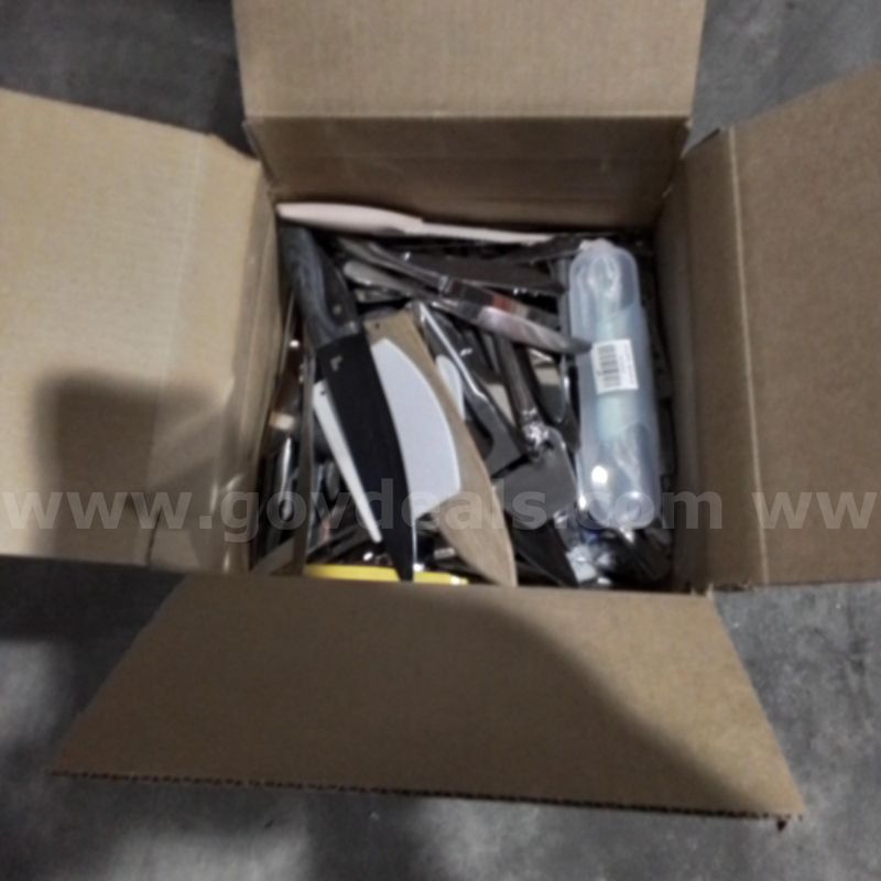 lot of Kitchen Utensils