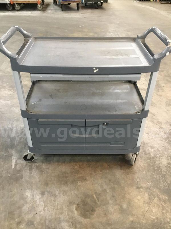 40 (LENGTH) x 19 (WIDTH) x 34 (HEIGHT) dark gray Rubbermaid storage utility cart (COMES WITH A KEY) "DH"