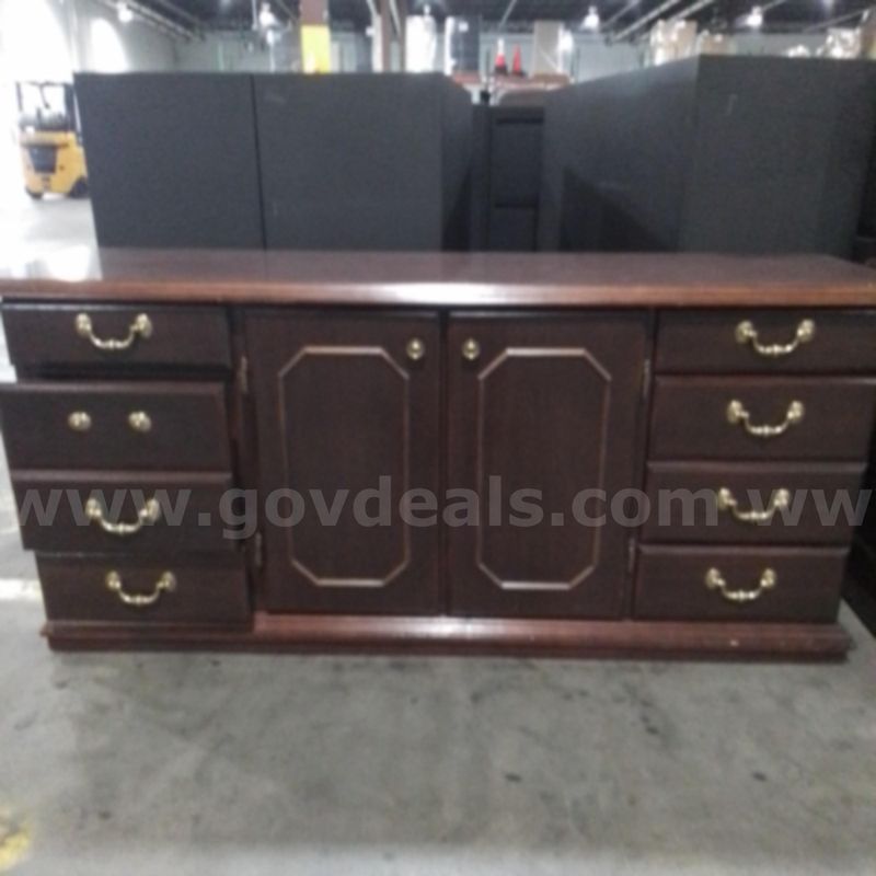 1 oak desk 64w/18