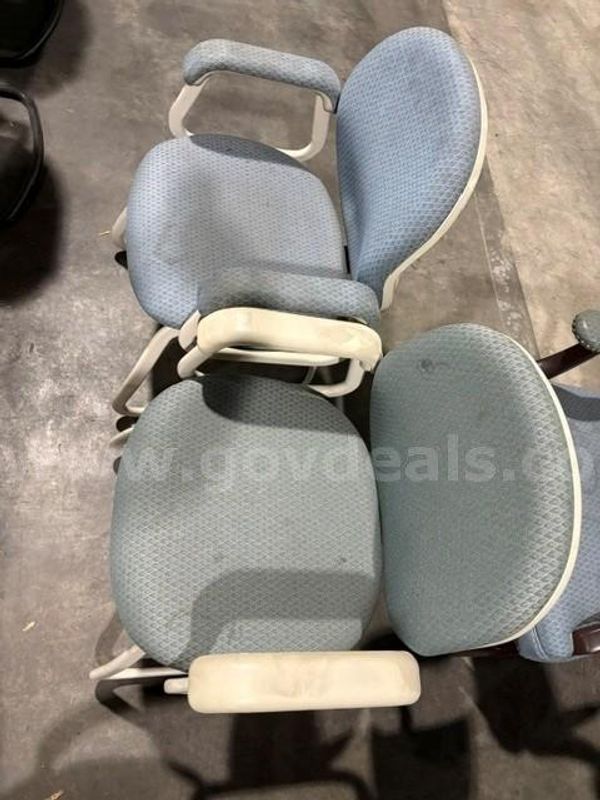 Lot of Guest Chairs with Armrest (2)