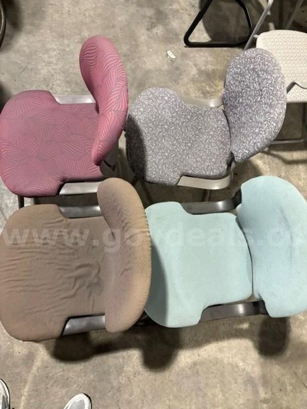 Lot of Guest Chairs no Armrest (4)