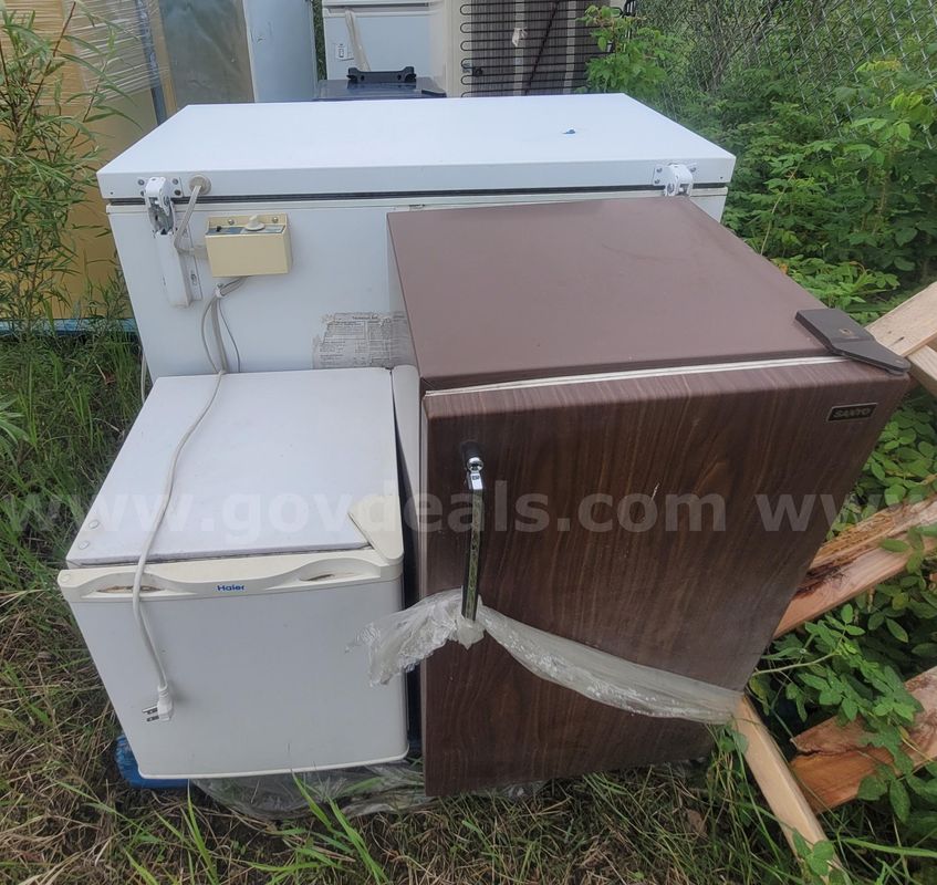 Lot of 14 Each Various Refrigerators & Freezers