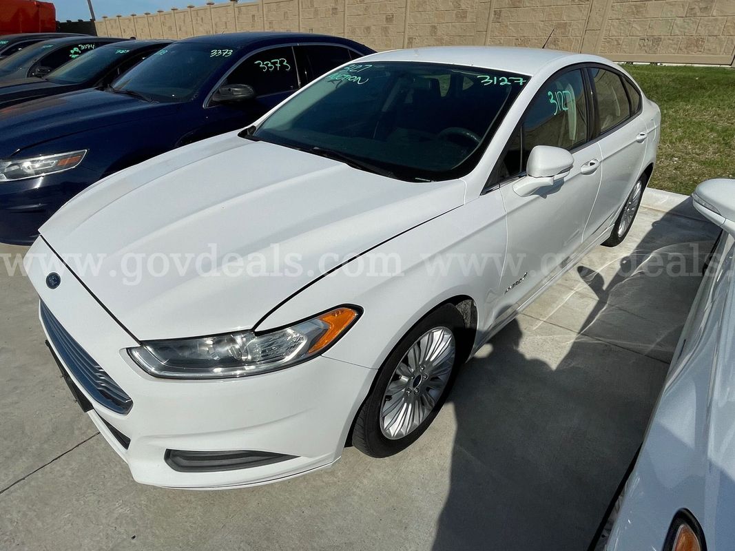 2016 Ford Fusion Hybrid SE