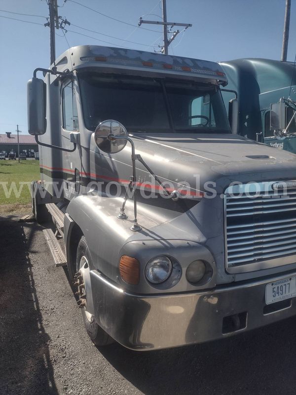 1999 Freightliner FLC120