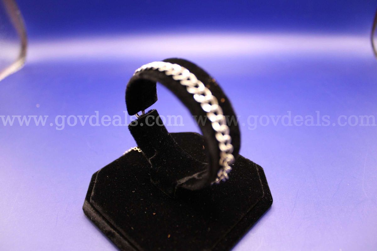 Bracelet (1)