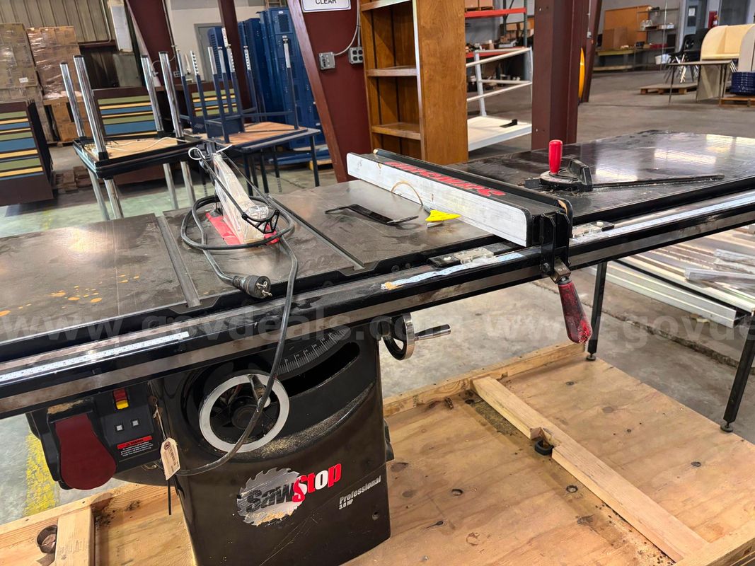 Table Saw 10INCH *IN GOOD WORKING CONDITION*