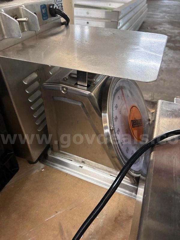 2 pallets of MISC small kitchen equipment