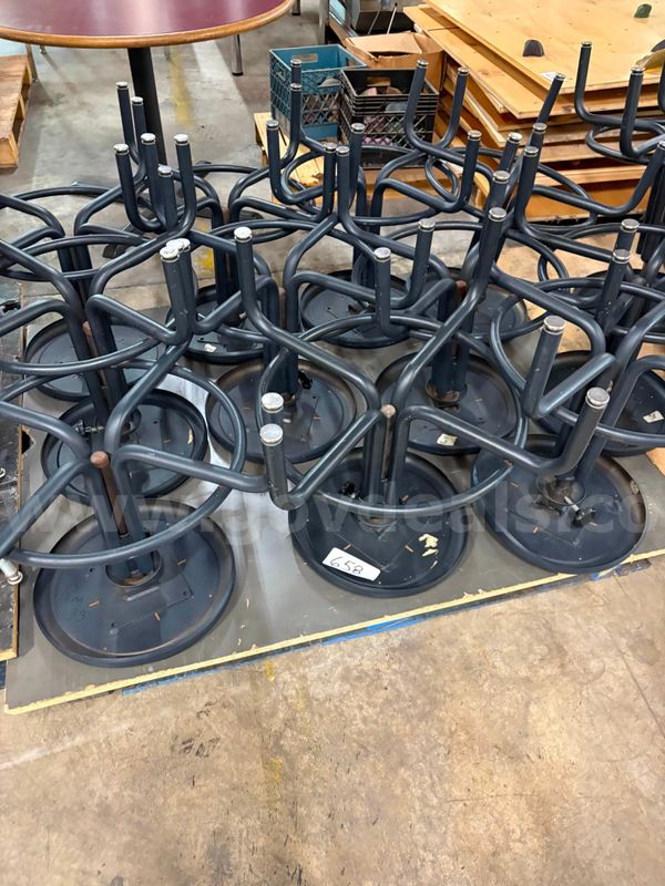 11ea adj lab stools