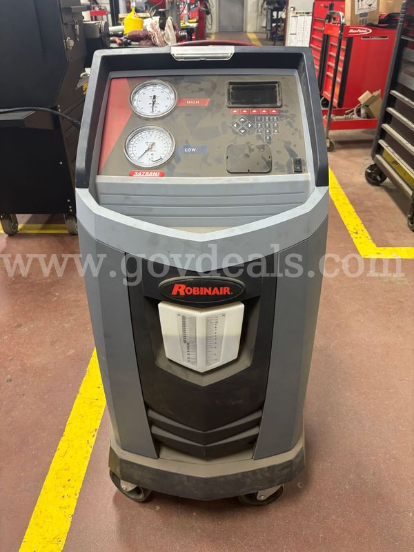 This is a Classroom Used AC Machine.
