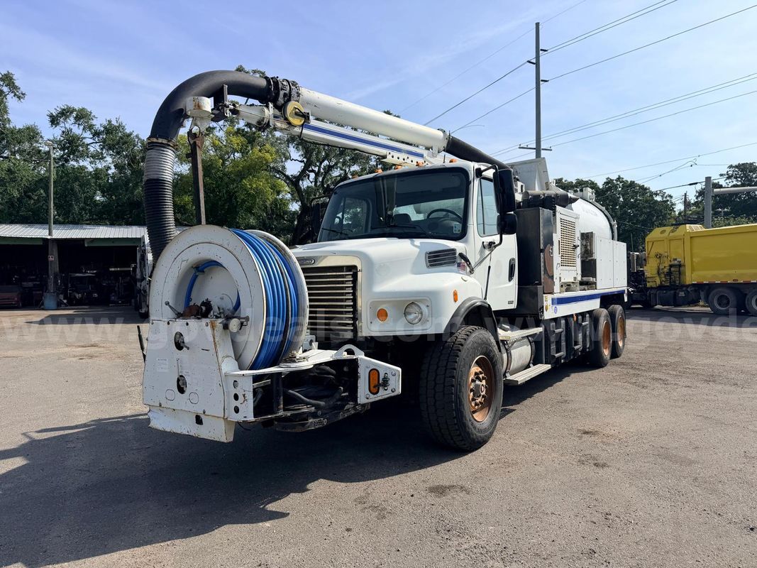 2011 Freightliner M2 106 V HD T/A Vacuum Truck