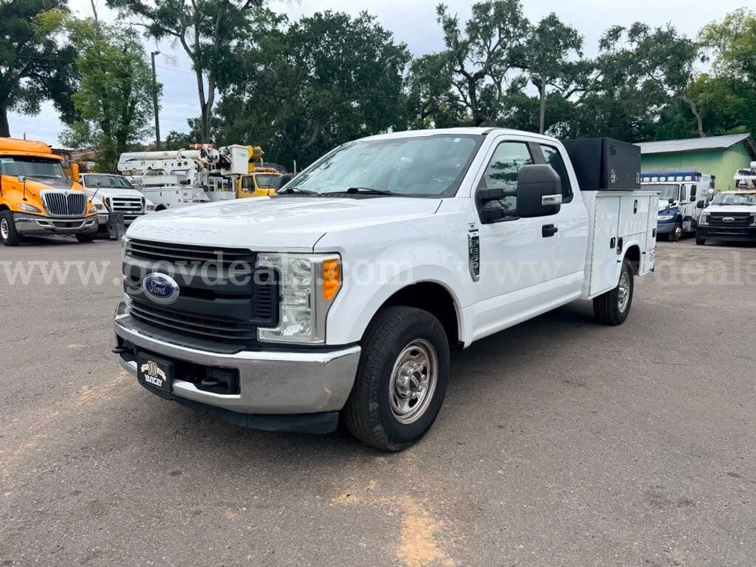 2017 Ford F-250 SD XL Extended Cab Utility Truck