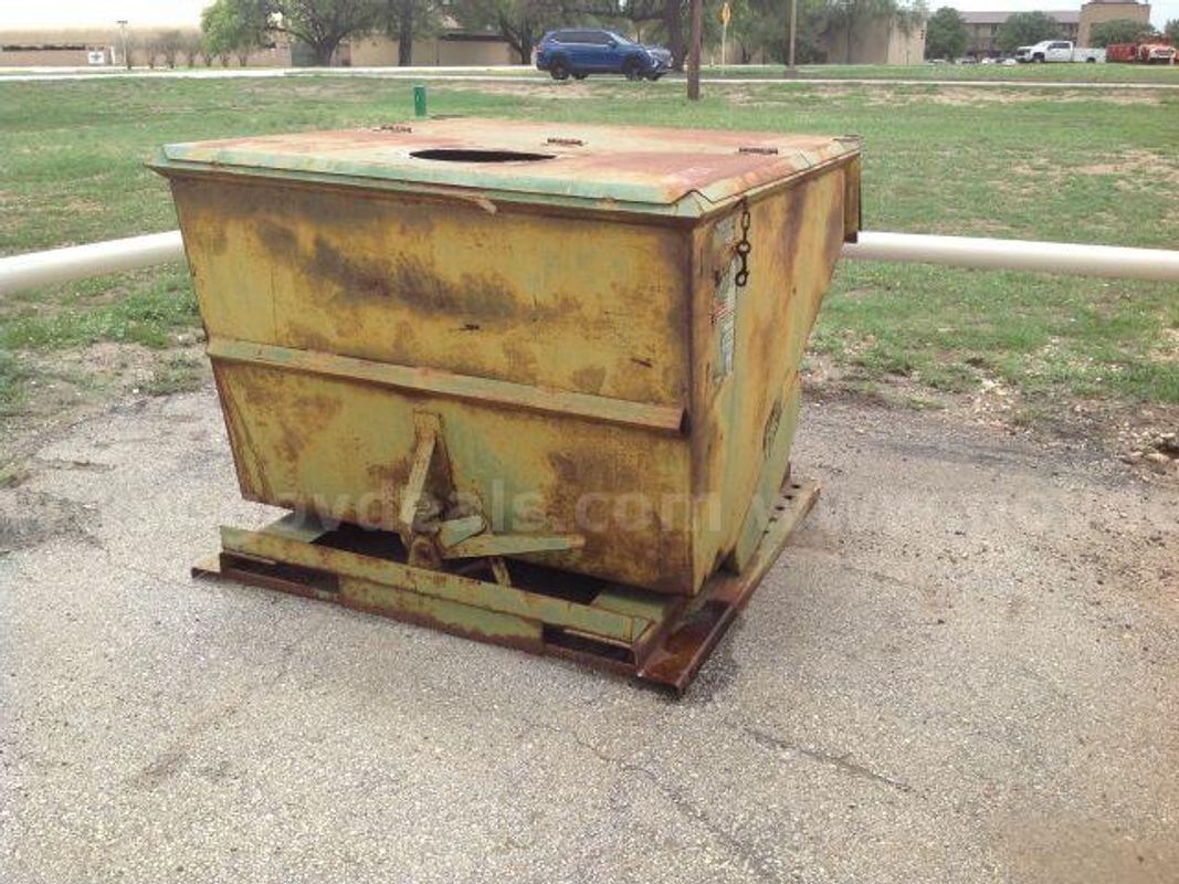 Jesco Mdl 21151 2 cubic yard Self dumping hopper