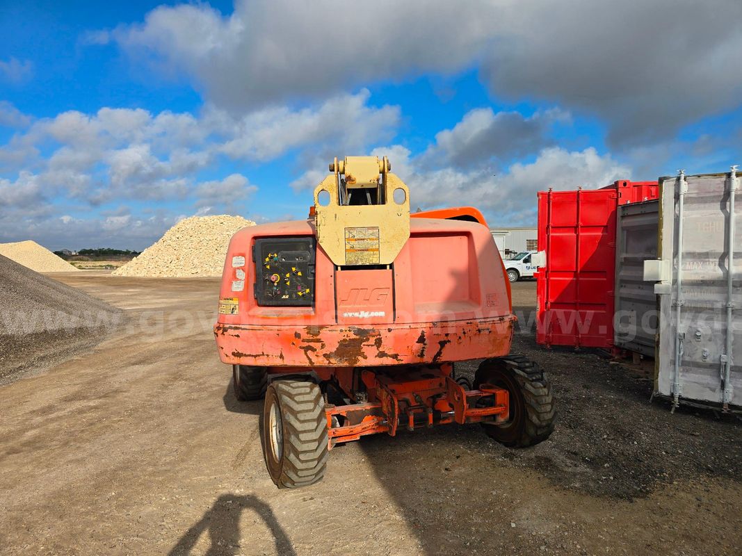 JLG 400S Self Propelled Telescopic Boom Aerial Lifts