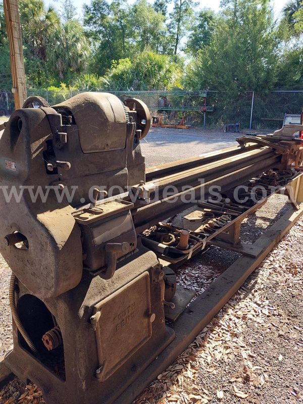 1948 South Bend Lathe Works 16/24 Quick Change Gear Lathe *Inoperable*