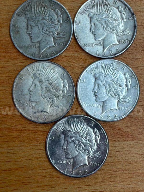 Lot of 5 - Silver U.S. Peace Dollar (1922-S, 1922-S, 1922, 1922, 1924)