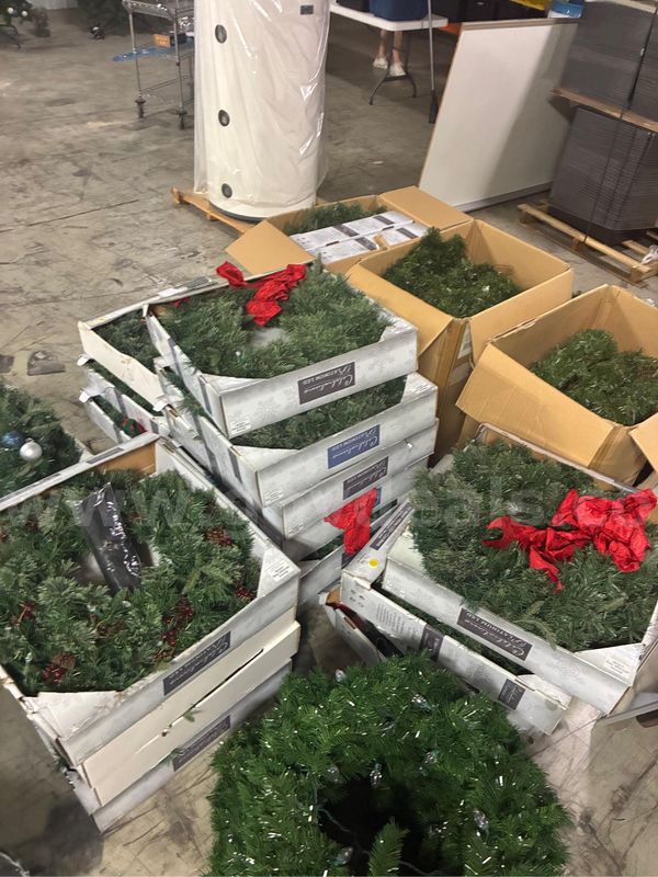 Christmas Wreaths - 37 Pack