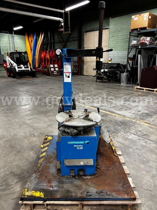 Hoffmann Monty 1520 Tire Machine
