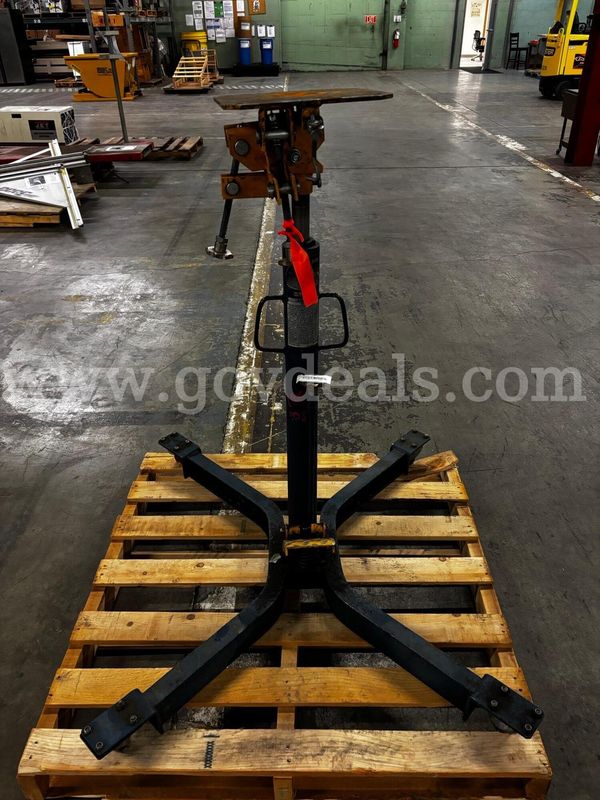 NAPA 1000lb Transmission Jack