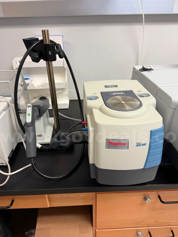 Thermo Scientific Nicolet iS50 NIR Spectrometer