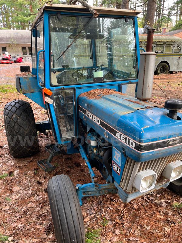1989 Ford 4610 Tractor