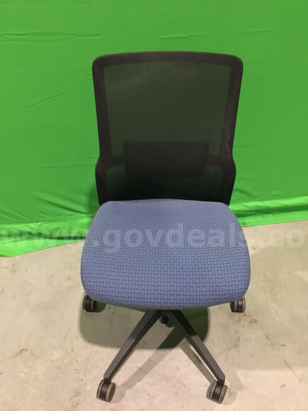 Task chair with wheels