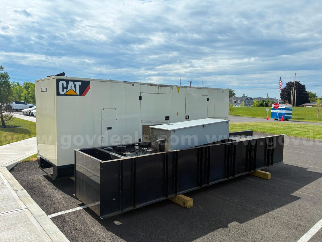 CAT C15 500kw Generator with External Fuel Tank and Transfer Switch