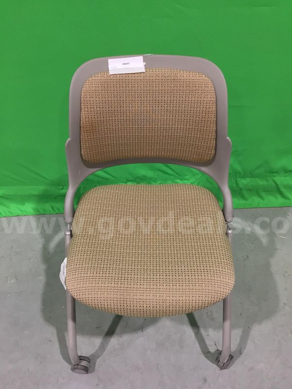 Task chair, with wheels and no arms